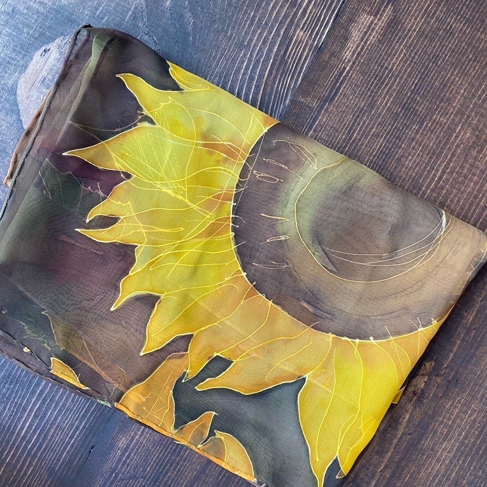 Vintage sunflowers handpainted silk chiffon scarf - Picture 4 of 8